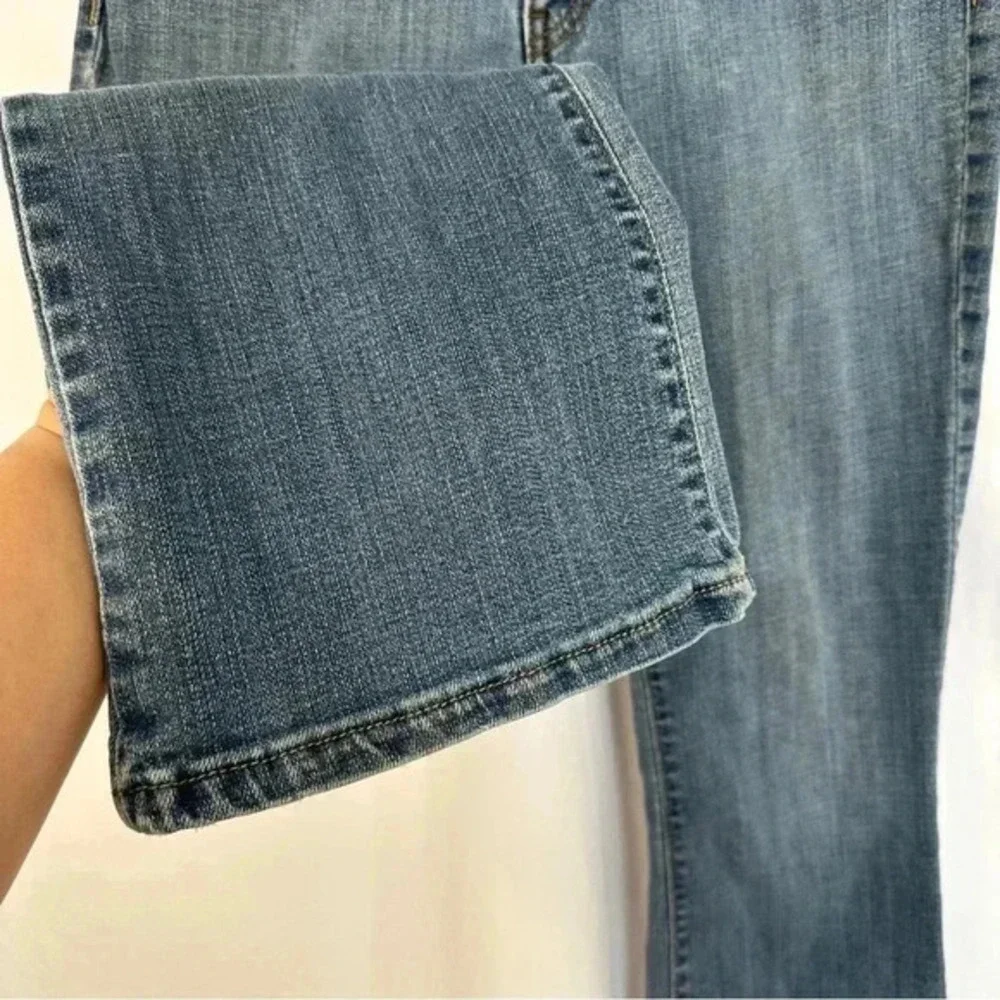 Levi's Signature Jeans Modern Bootcut Womens Size 10 Mid Rise Blue Stretch‎